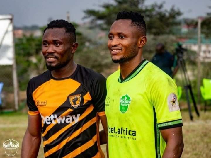 African Soccer Updates's tweet - "BROTHER IN ACTION Joseph Esso and Eric  Esso played against each other in Ghana Premier League in the Dreams FC vs  Ashanti Gold fixture. Joseph Esso, the