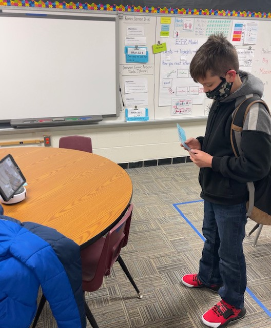 ITS_SQUAD_'s tweet photo. Starkey students are using the Swivl to record personal thoughts, share feelings, highlight proud moments, complete exit tickets, demonstrate mastery, &amp; so much more! Mrs. Hardy, you &amp; your students are making great use of this new tech. #KISDbest #SESbest #techytwittertakeover https://t.co/Mxkxwi5e1J