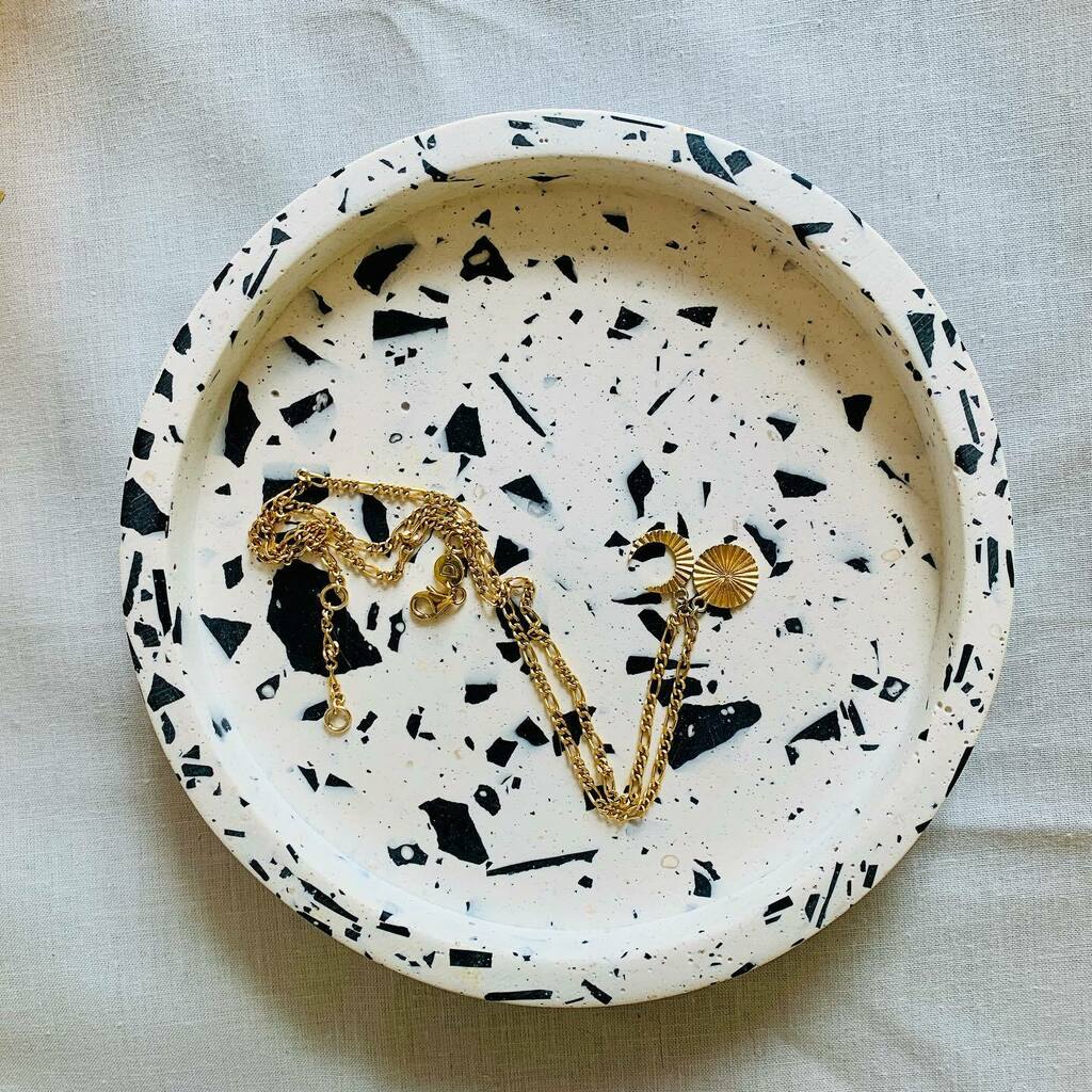 House Of Two Trees tweet media