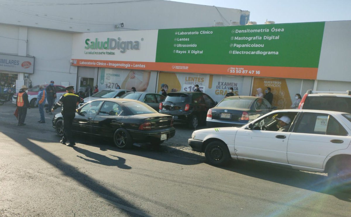 EnlaceTAguilas's tweet photo. #yaestanahi elementos de @OVIALCDMX liberando la circulación sobre Calzdelas Águilas y desahogando tráfico en ambos sentidos 
Gracias #JEFEHALCON #K5 por el apoyo @En_LasAguilas @LomaAguilassur @VillaVerdunAC @PORLASAGUILAS https://t.co/22KDd4yDaz