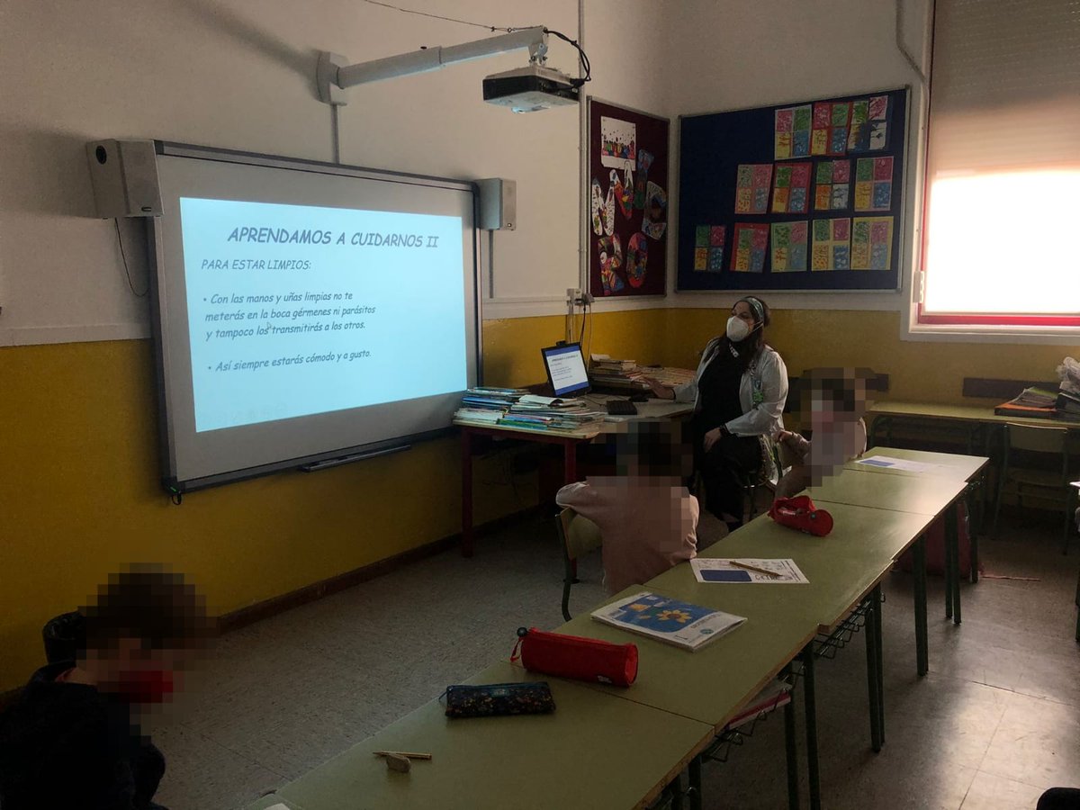 CeipPoveda's tweet image. Esta semana nuestra enfermera ha impartido a los alumnos de 1° y 2° de Primaria un taller sobre la importancia de la higiene personal. 
#enfermeraescolar  #EducaciónparalaSalud #ProgramaSI