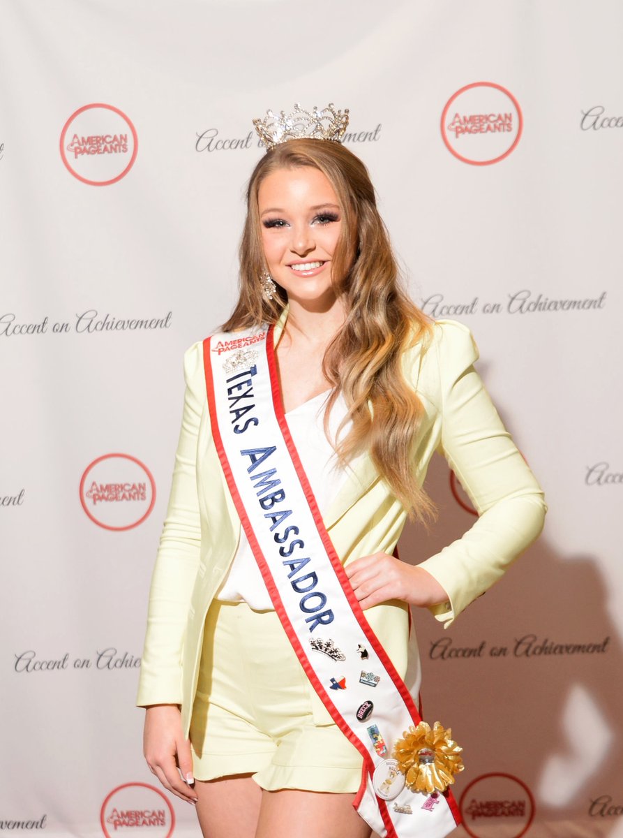 We are officially a month away from @americanpageantstexas State Pageant! Who will wear the crown??

📸: @myheartsdesirephoto
👑: @texasambassador