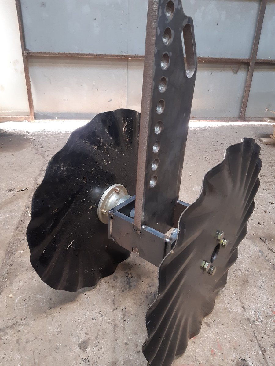 Disc conversion unit to convert the drill from #striptill to #notill to allow drilling straight into cover crops