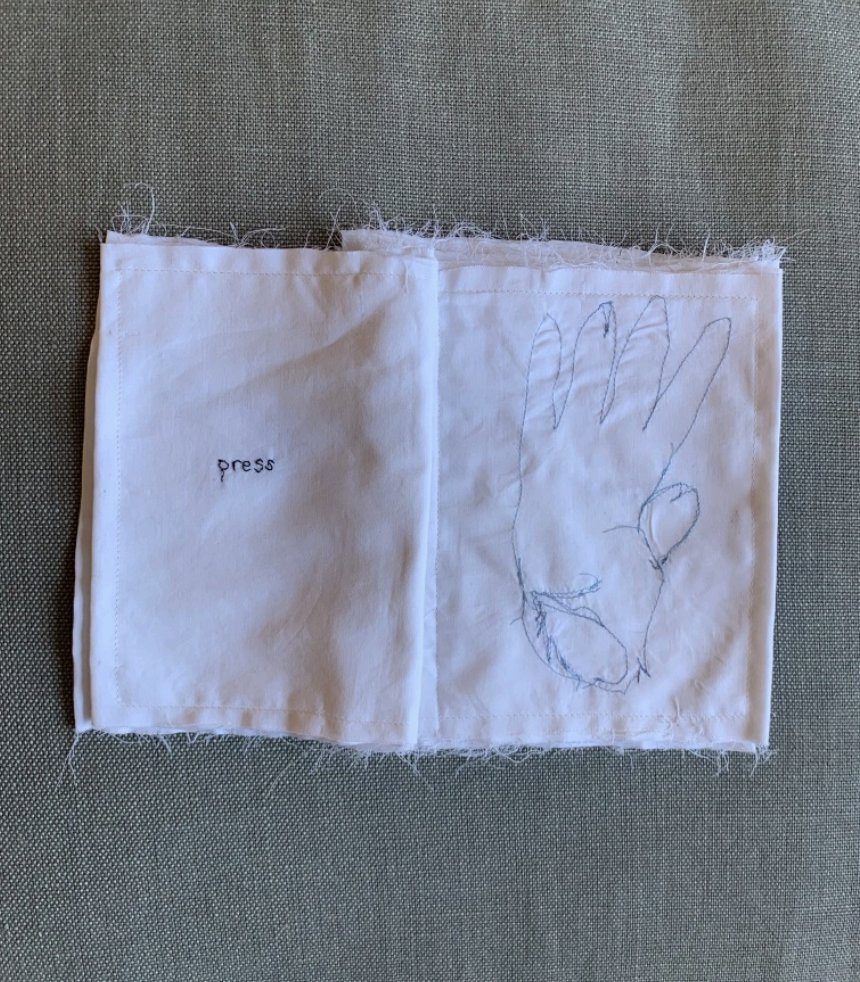 .<a href="/CorcoranGW/">Corcoran School @ GW</a> student Julia Matsumoto embroidered a lost sense of touch through her cloth book, 'Contact Tracing.' Through this book, she captured the various ways of touching — a human sense that was stripped away from people during the COVID-19 pandemic.

corcoran.gwu.edu/contact-tracin…