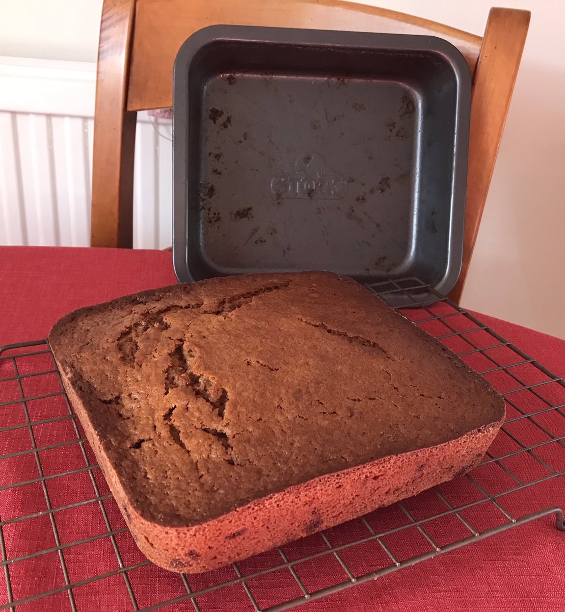 cathy_medlock's tweet photo. Just used your #liningpaste for the first time and WOW! @nancybbakes Another two different cakes in the oven. https://t.co/FsAIKrx1ny