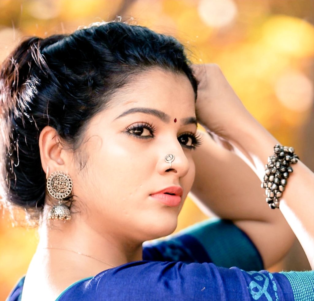 kathirandmullai's tweet photo. Kannula thimiru
Unna rod edukka vandhaaru
Thalaivi vera ragam
Paathu usaaru !! ❤🔥
@chithuofficial #chithuvjcalls https://t.co/NESetiWjT8