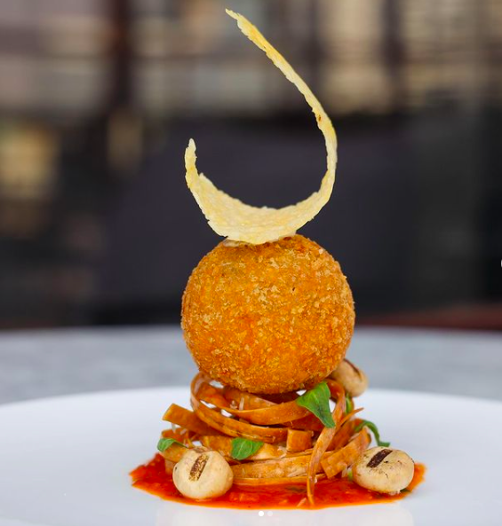 Fine Dinning! 🤩 Who would like to try this Cheesy Mushroom Risotto Ball?!? Bon appétit!

photo by @legoutdelart 

#finedining #culinary #chef #plating #risottoballs #unitedfork