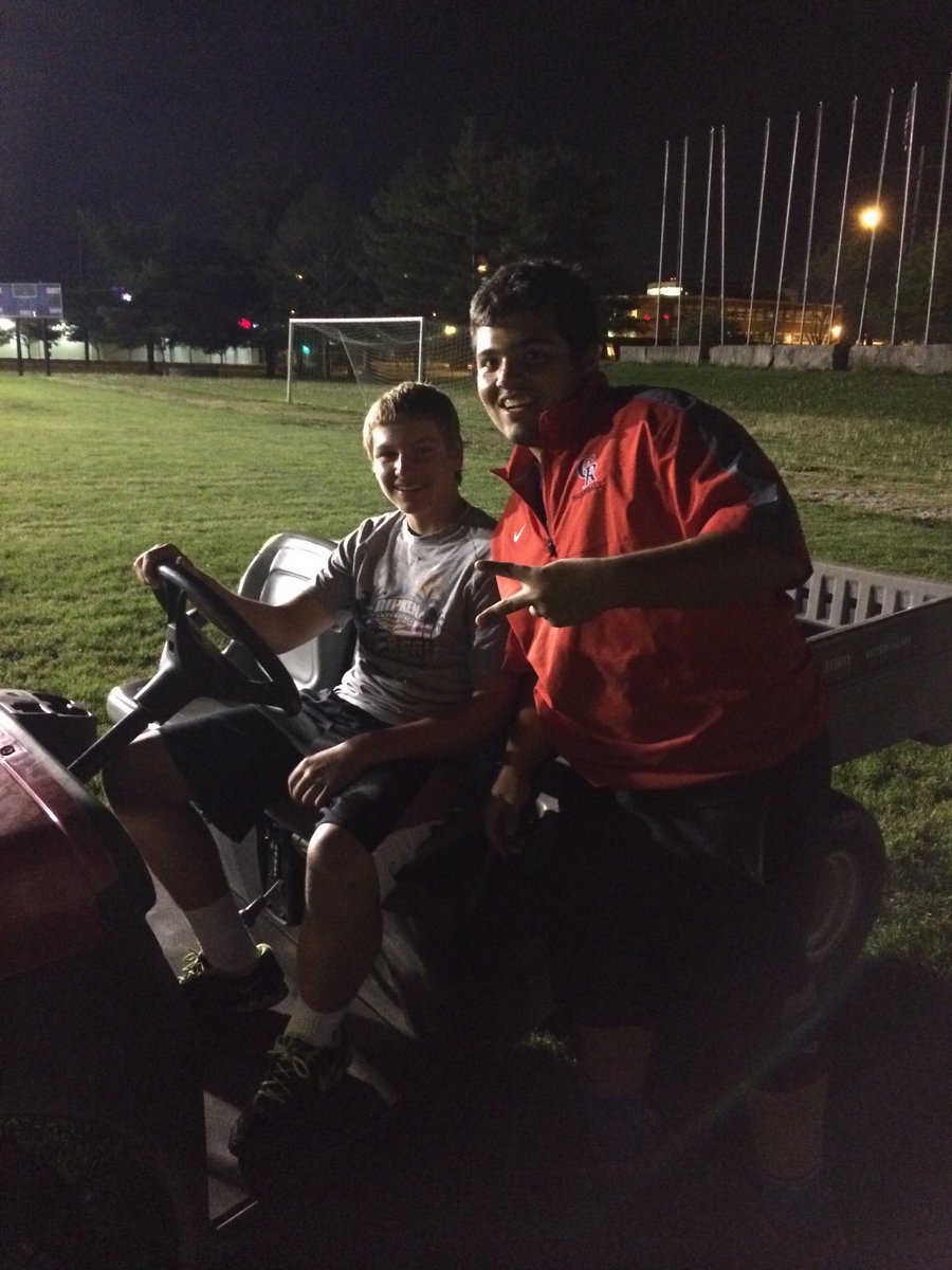 PVayo4's tweet photo. Found this throwback on my phone @yockaflocka99 @BBacon_10 #whohasmorefun @CRitterbaseball https://t.co/HXJeVh72ed