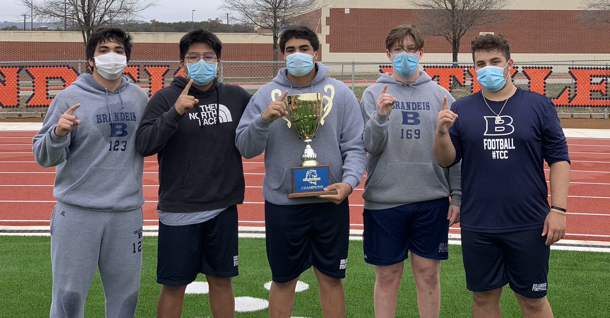 SaBrandeis's tweet image. #COMPETITIONDAY #BRONCOBALL #WINNERS #TEAM4 @BroncosBrandeis