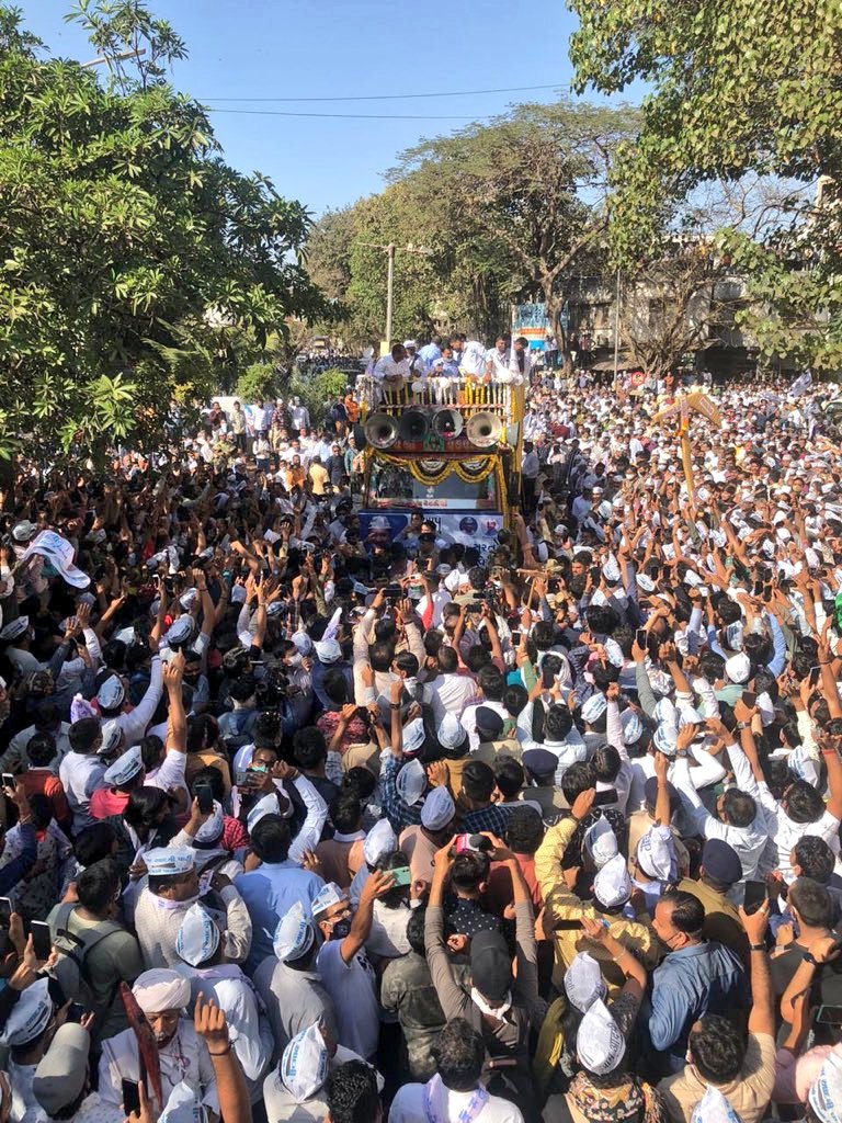 Amitjanhit's tweet photo. @CRPaatil Kindly do not mock and underestimate the power of common man...

#AKRoadshowInSurat https://t.co/x4tjMHBnXf