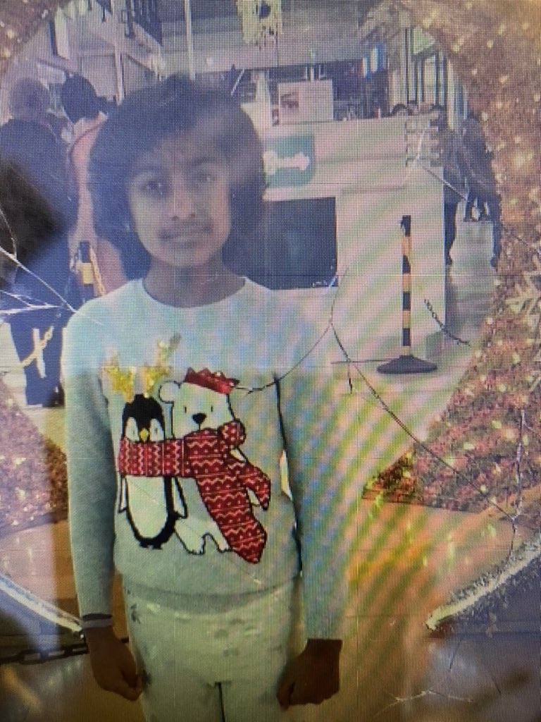 MPSHarrow's tweet image. ***PLEASE SHARE***
We are appealing for your assistance in the Pinner area today to help locate Rachana, a 9 year old female who has gone missing. CAD 4052/26FEB21 refers, please call 999 if you see her, or have any information to assist us.