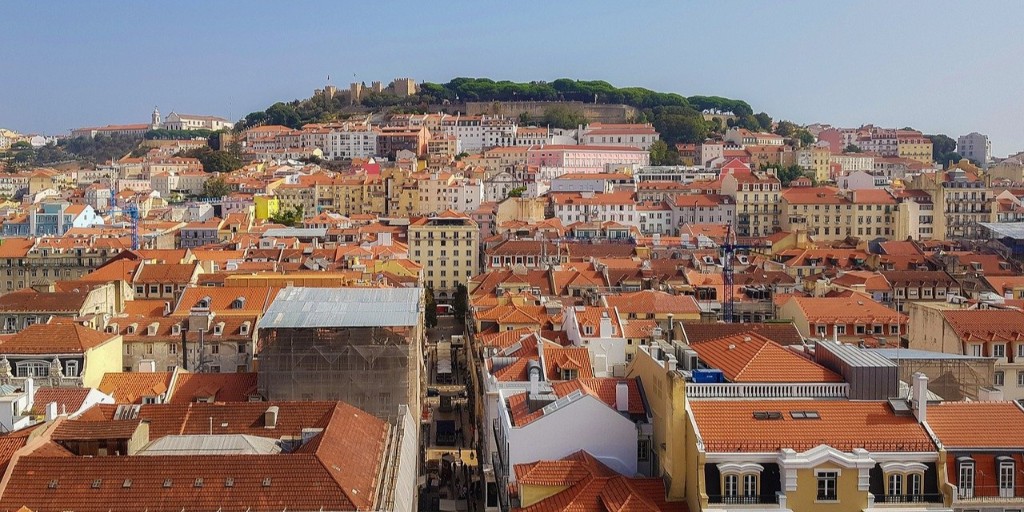 We certainly don’t want to brag, but did you know that Lisbon is older than Rome? 😏 Archaeological findings reveal that the Phoenicians had settlements across what is now Lisbon dating back to 1200BC. Meaning, Lisbon has been inhabited for over 3,000 years!