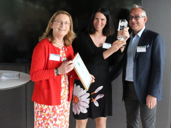 Andrea Back, Prof. tweet media