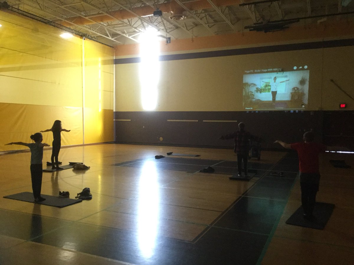 Lifetime Sports Unit of Pickleball, Cornhole, Ladderball, Golf , and Yoga concludes this week! Great job Harding P.E. students!
#OneHeartbeatOneLKWD
