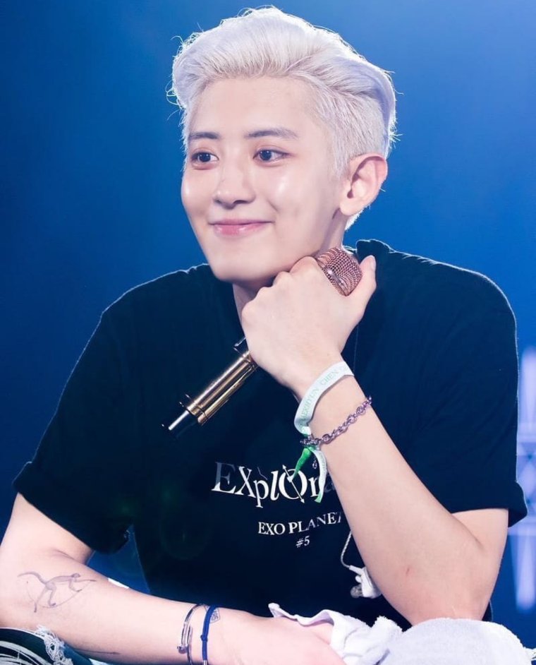 Jean2loey's tweet photo. Tú eres la luz de mis ojos y siempre seré tu fan incondicionalmente, no puedo creer que después de todo esto debas irte asi #CHANYEOL te esperaré y deseo que te mantengas saludable. Tus verdaderas fans estaremos aqui para ti
#CHANYEOL𓃱 #EXO https://t.co/5YkEcv0nDr