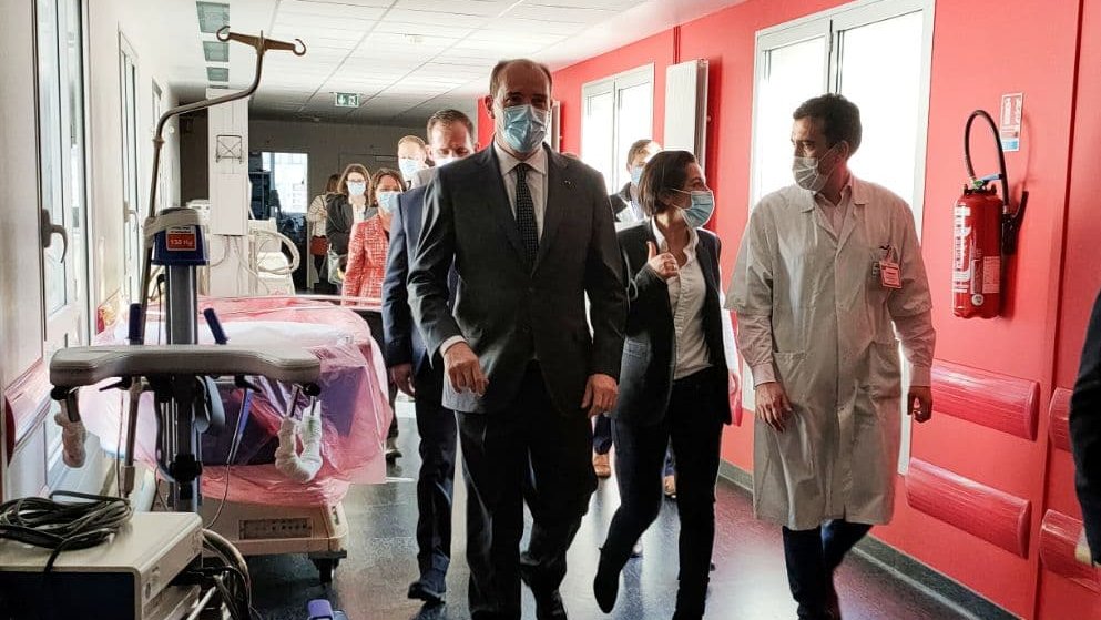Nous nous sommes rendus avec <a href="/JeanCASTEX/">Jean Castex</a> au CHU de Nantes saluer et remercier les équipes qui font preuve d’un engagement exceptionnel et sans faille depuis un an #COVID19.