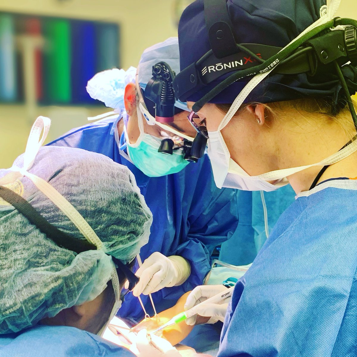 Happy #ThankaResidentDay to the 18 young doctors who do so much to look after my patients and lift me up with their enthusiasm for learning. #plasticsurgeryresidency #asps <a href="/UCI_PRS_Res/">UCI Plastic Surgery Residency</a> @ACAPSedu