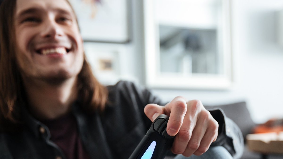 Wat kan er wél tijdens de lockdown? Logisch dat je baalt van alles wat niet kan. Deze periode doorkomen is een opgave, maar het is zeker niet onmogelijk. 

Misschien dat wat creativiteit en inspiratie je kan helpen.

bit.ly/2O1V1BN via @HetNJi