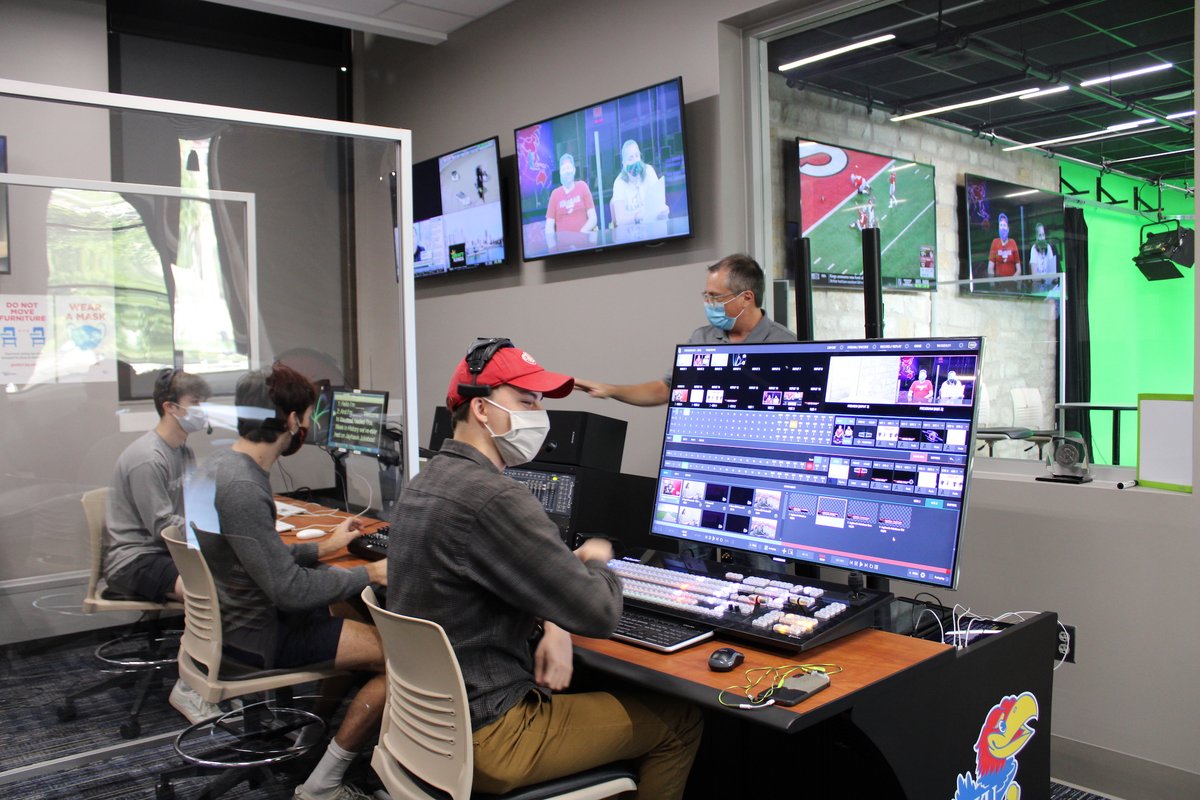 UnivOfKansas's tweet photo. Buildings and technology change. But students in the School of Journalism &amp; Mass Communications using cutting-edge tools and state-of-the-art spaces? That’s forever. (cc: @KUjournalism) https://t.co/PtwjER2REk