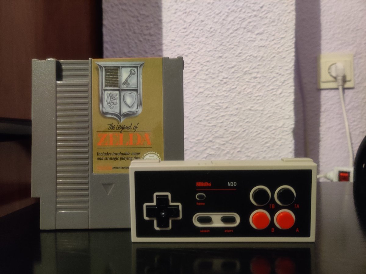 16bit_retroland's tweet photo. #NesPi cart, it looks slick.
Una pi zero, fui por la vía fácil, limpio, menos cables y mando bluetooth @8BitDo no aprecio input lag, usando @recalbox con el core Fceu Next y el shader CRT-PI, bonus añadido de Game boy color. https://t.co/UpjuqXpQrY