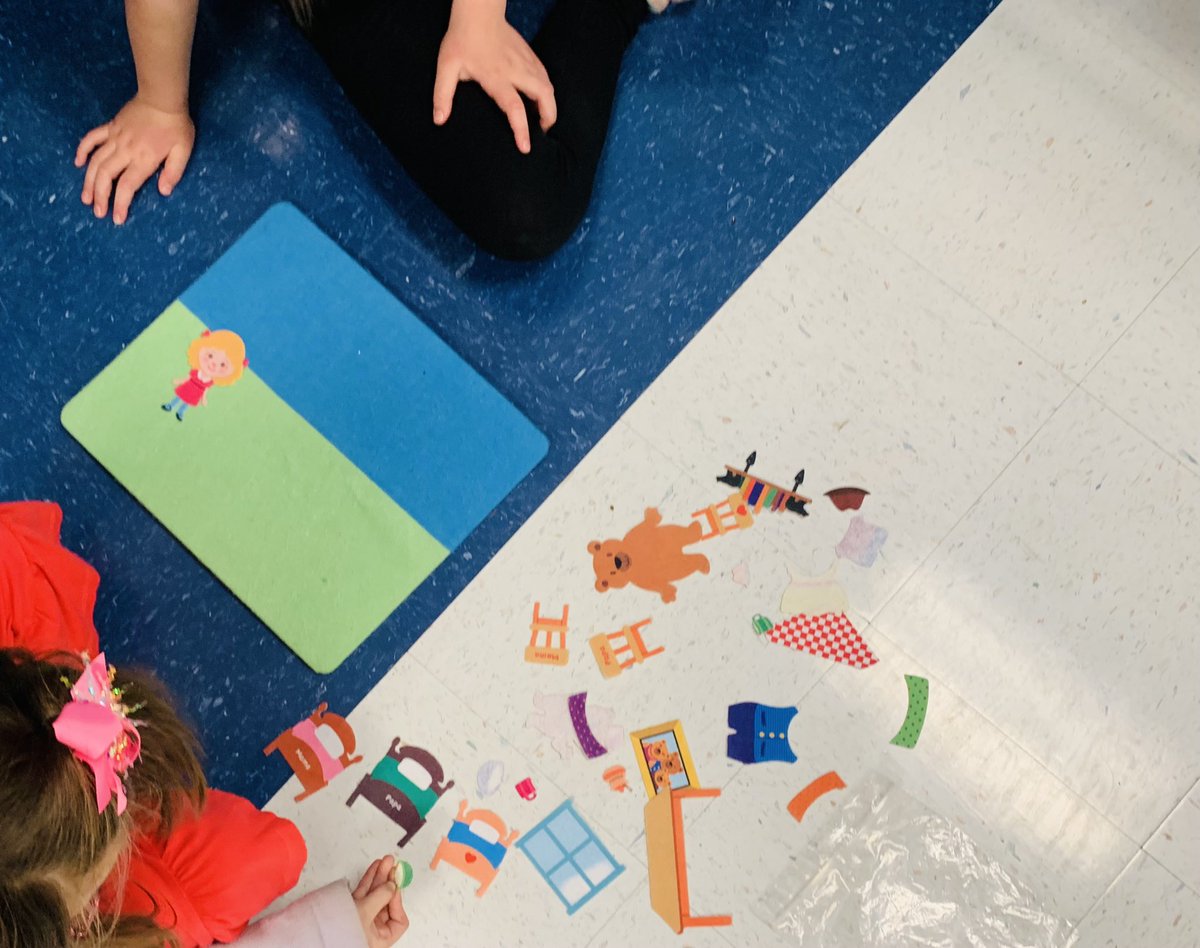 ReadingFSHE's tweet photo. Having fun with story elements and story recall! #FSHE2gether https://t.co/BybgOanRYO