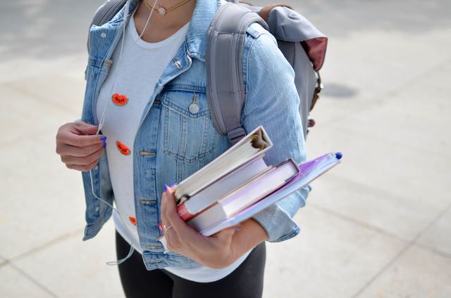 tekc_co's tweet photo. With the shift to remote schooling, there has been a rise in gamification. By using elements of games in school contexts, educators are trying to add elements of competition, badges, and progress. #gamification https://t.co/nFiQD7AEVh https://t.co/qnulmClca1