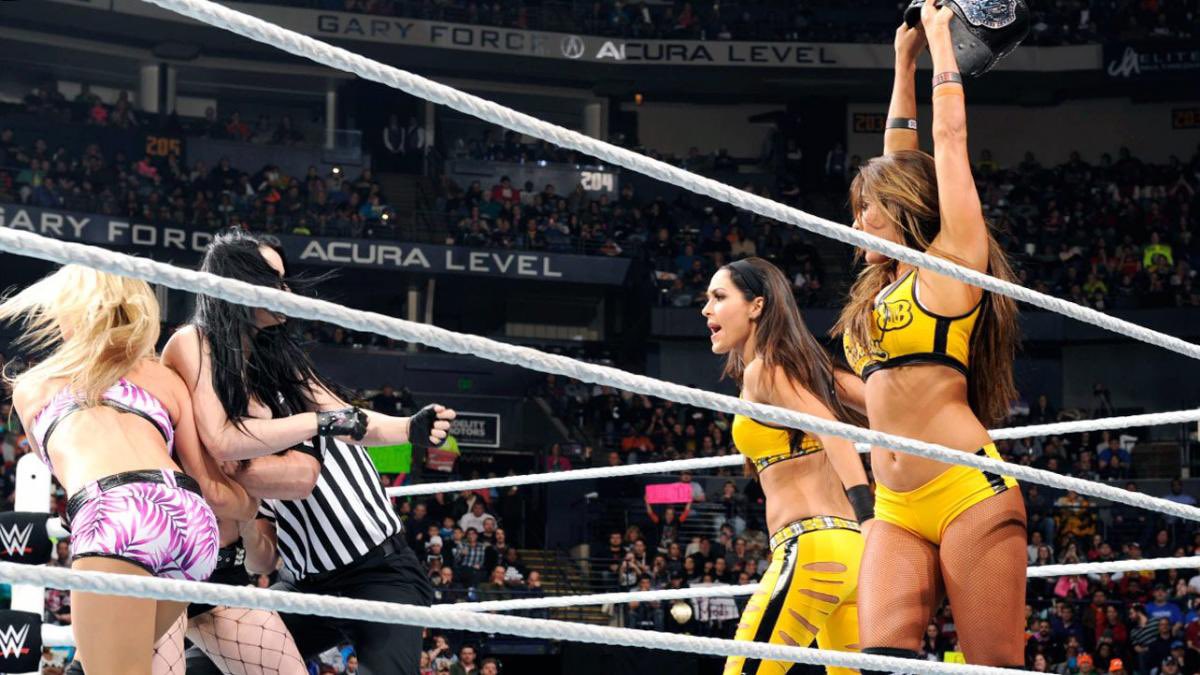 WWE Smackdown: Emma Recently Had A Reunion With The Bella Twins 3