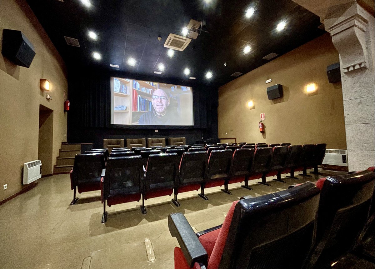 Son as seis da tarde, pechan as terrazas😆pero en media hora nós abrimos portas ao #cinefórumsenfronteiras no @CGAIfilmoteca, ¿Queres rematar o día cunha xornada de cultura inclusiva? 🎬

#cineinclusivo no #mundosenguerrasesenviolencia #culturainclusiva #fundacionemalcsa #coruña