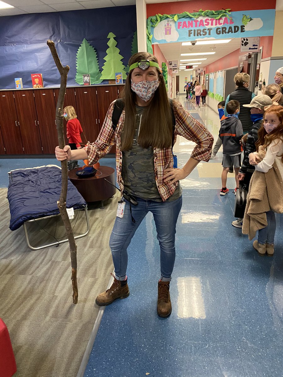 erika_oster's tweet image. We take camping seriously around here. #CampReadaLot @LakeviewBobcats @klscott03