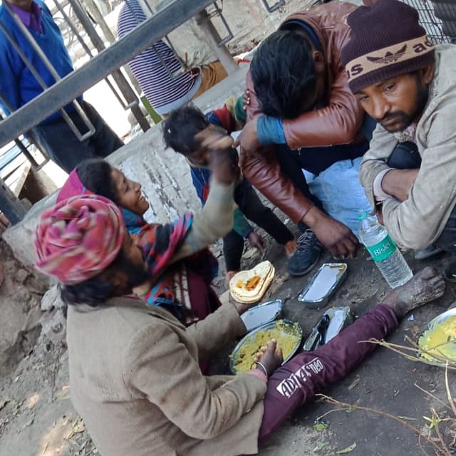 ServeToHuman's tweet photo. HUM SBKA PET TO NHI BHR SKTE PR KOSHISH TO KR SKTE HAI. AAP SBKE SATH HONE SE HUM BOHAT LOGON KI HELP KR SKTE HAI.HUM SBKI CHOTI CHOTI KOSHISHON SE HUM BOHAT LOGON KI MADAD KR SKTE HAI🙏
#ngo #hungerfreeindia #socialwork #servinghumanity #servetohumanity #lalru #derabassi https://t.co/5KOfSE9vIt