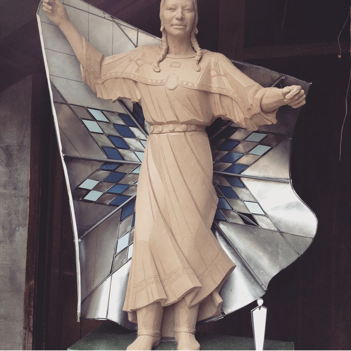 #flashbackfriday It all started somewhere, this Friday we're going into the weekend thinking about where #Dignity of #Earth and #Sky started from. “Dignity represents the courage, perseverance and wisdom of the #Lakota and #Dakota culture in South Dakota”
