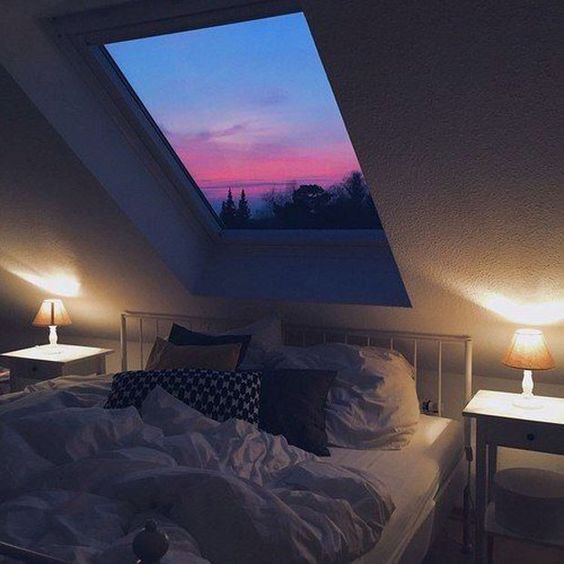 saraclaros_'s tweet photo. solo aspiro a tener algun dia una ventana asi en mi habitacion https://t.co/asy9OEE1fD