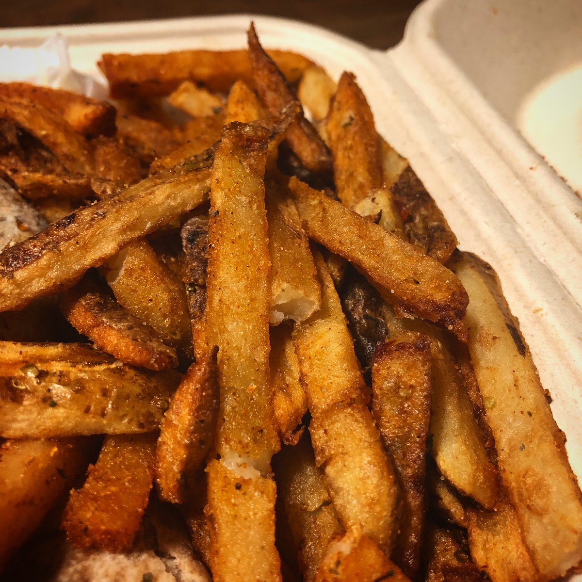 It’s our favorite day of the week... Fry Day! Goes great w an after work beer 🍻