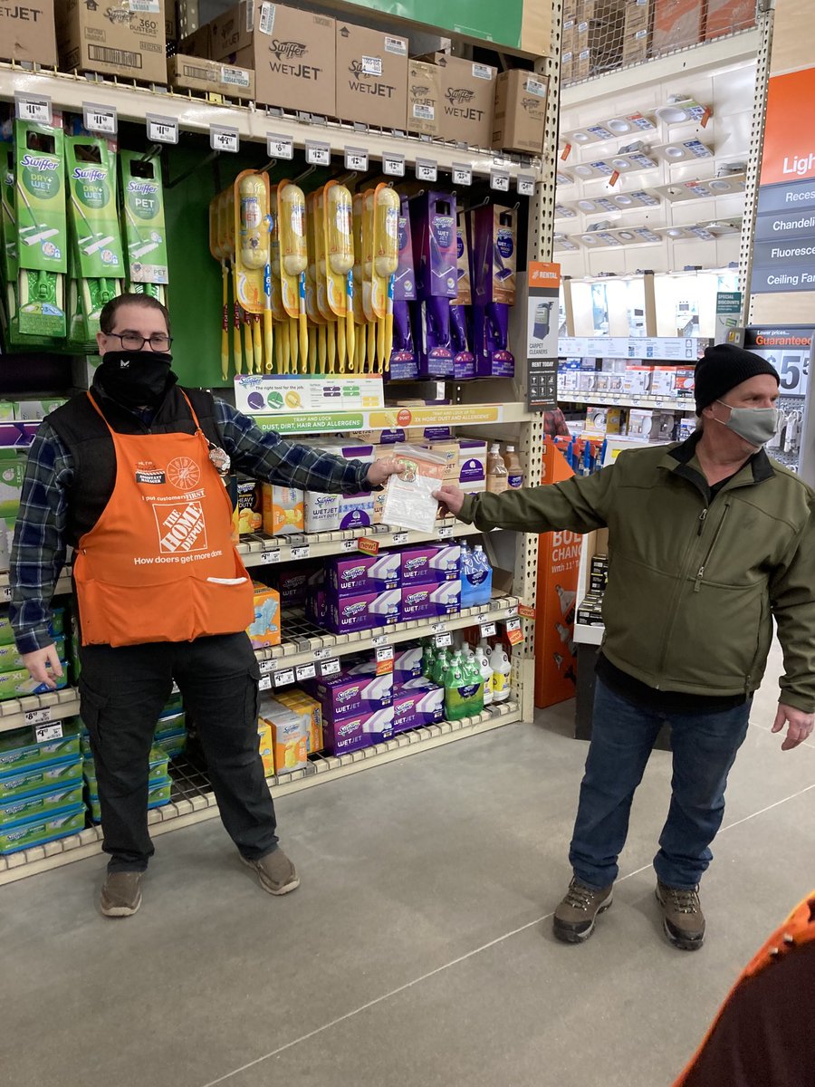 3409HomeDepot tweet media