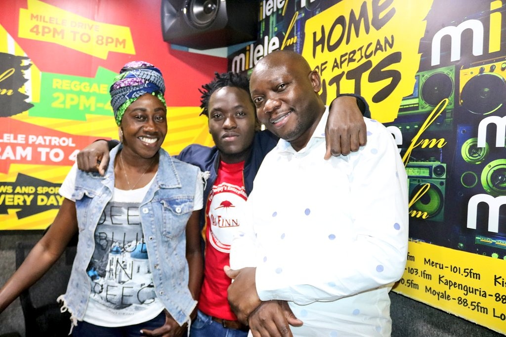 Its Furahiday 
Its a Party here on #PepetaIwake 
Kigogo <a href="/Luchivya/">Francis Luchivya</a> and First Lady @wilbrodanyamin on the MICS and the one and only <a href="/Dj_Finnal/">Dj Finnal</a> on the MIXXX
#MileleMzukaFriday