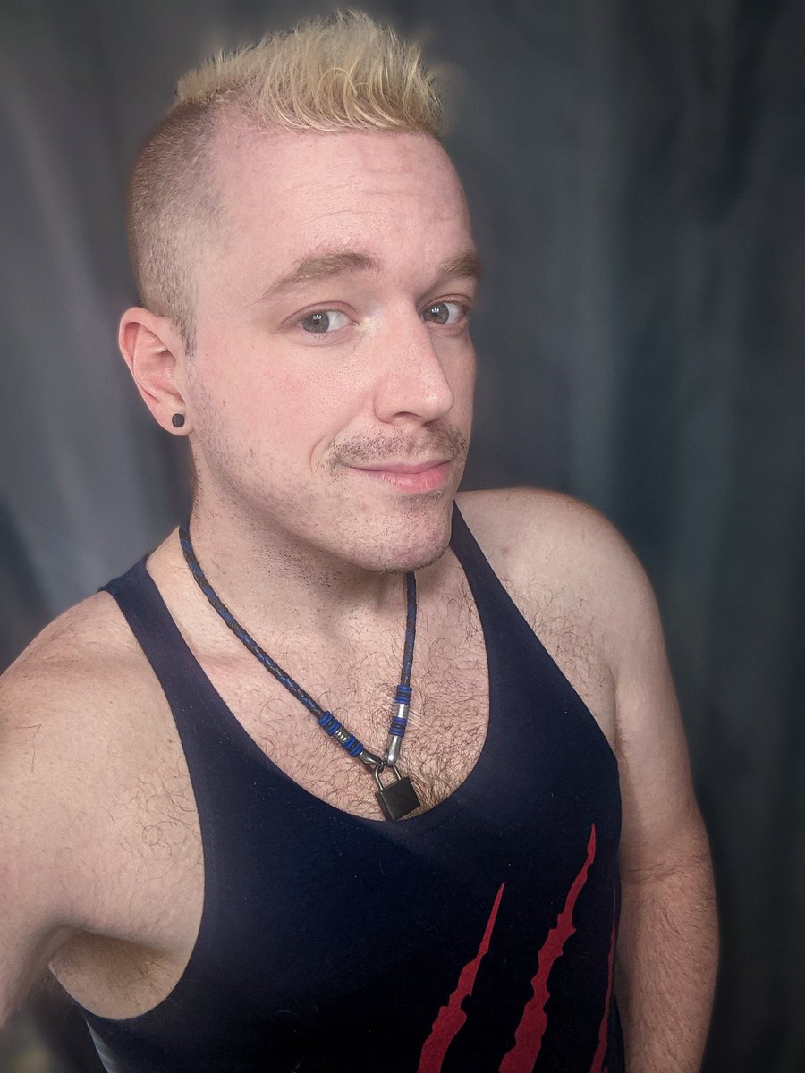 leathercanuck90's tweet photo. Okay, I'll join in.

The face | The dick https://t.co/LdUgvzSUln