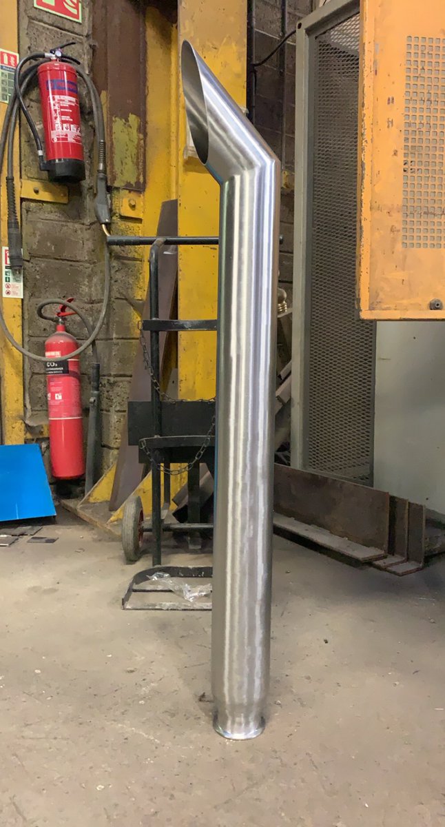 JamesScully1993's tweet photo. Full stainless steel exhaust done on this absolutely mint MB trac 1500. 3inch pipe from turbo out to removable 4 inch pipe.  🎶🎶 https://t.co/K9Y9yxEaLd