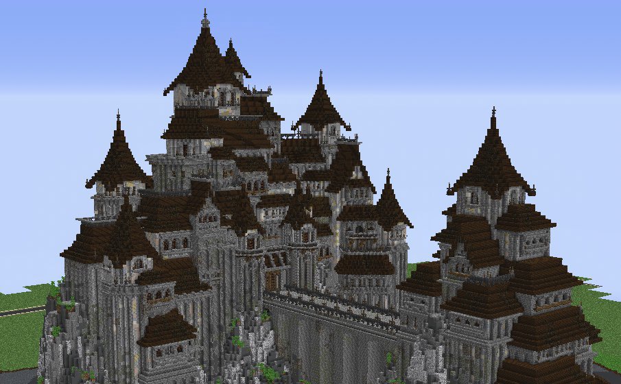 Castle
built on <a href="/BuildersRefuge/">Builder's Refuge</a> 
#Minecraft