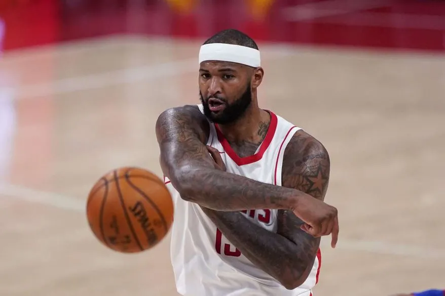 thePeachBasket_'s tweet photo. Boogie remains unsigned which seems... odd. @Tex_54 lists 5 potentials suitors for the big man complete with pros and cons. Where do you think Boogie lands? #NBA 

https://t.co/QMvebK7vGJ https://t.co/imQoEu6PBU