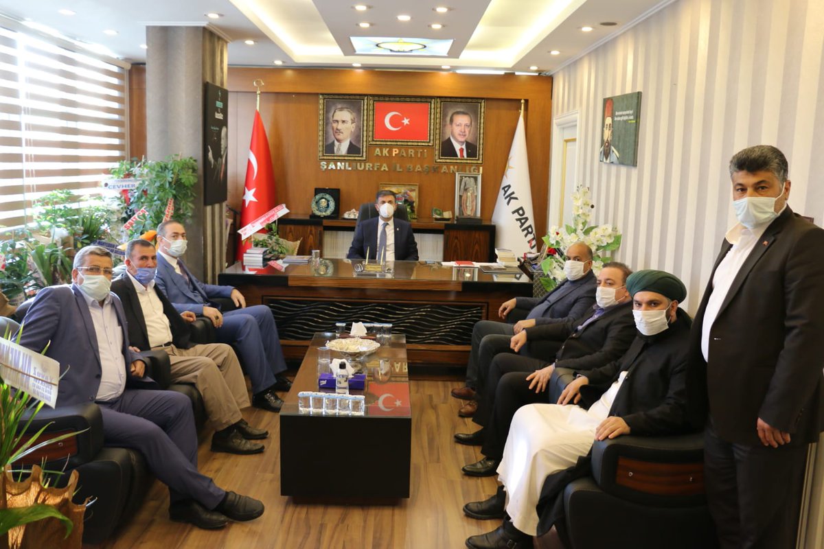 Yönetim Kurulu Üyelerimizle birlikte Şanlıurfa Ak Parti İl Başkanı 
Sn. Abdurrahman Kırıkçı’yı 
ziyaret edip, #hayırlıolsun temennisinde bulunduk. 

Misafirperverliğinden dolayı kendilerine teşekkür ediyor, yeni görevinde muvaffakiyetler diliyorum.