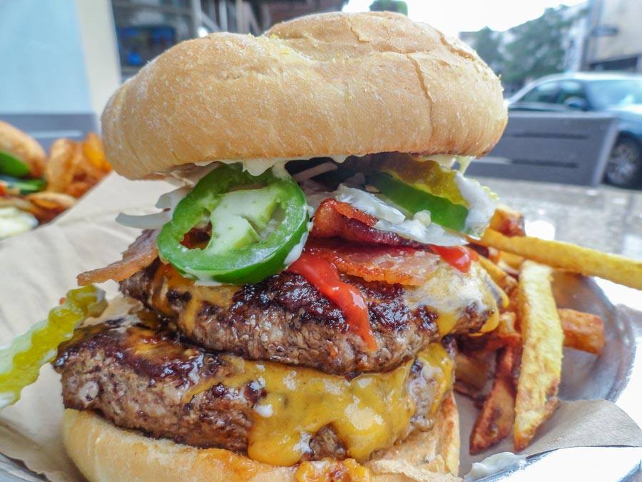 Turn that frown upside down with a #burger that weighs a pound! 

Make your masterpiece a double tonight!

#DowntownPensacola