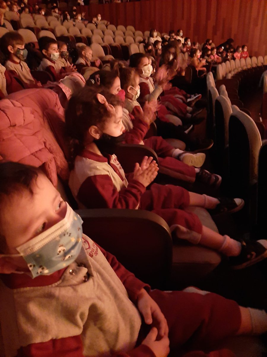 SagratCorDip's tweet photo. "Els nous colors del metall": Espectacle per conèixer com sonen els instruments de vent metall.

#sagratcordiputacio #fundacioneducativasofiabarat #infantil #jocs #aprenem #educació #escola #escoles #eixample #infants #infantil #eduquem #formaciointegral #p4 #p5 #p3 #auditori https://t.co/nWT4cNUilN