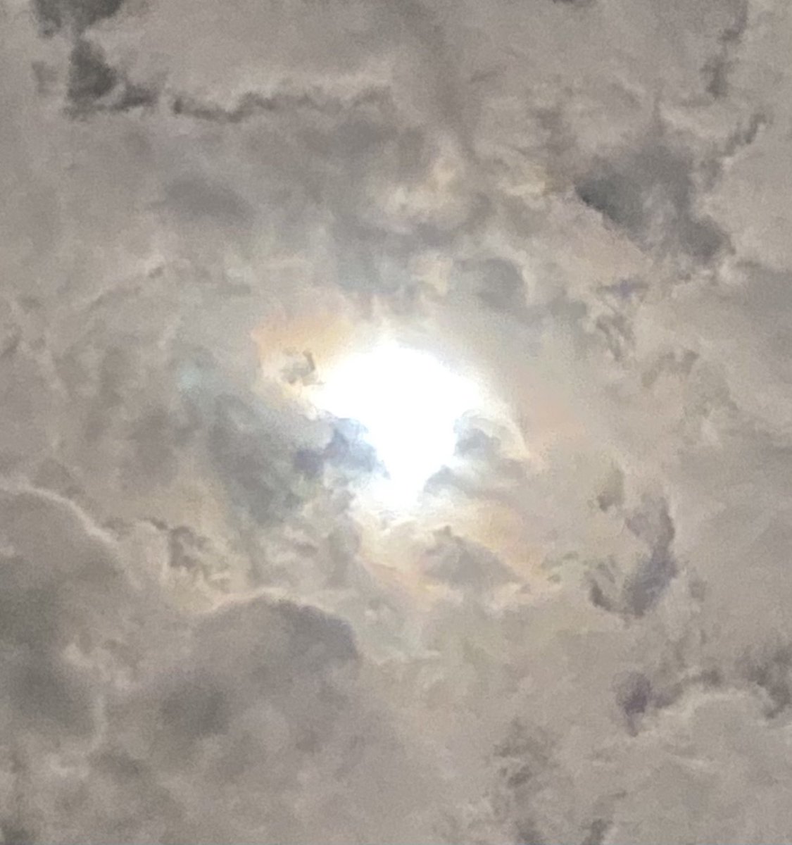 astrogianca's tweet photo. The Moon Star emerging from the Nimbus Nebula π€©πβοΈ #Moon #Nightclouds #lightjoke #becomingspacepolitans https://t.co/LYmMmQULlB