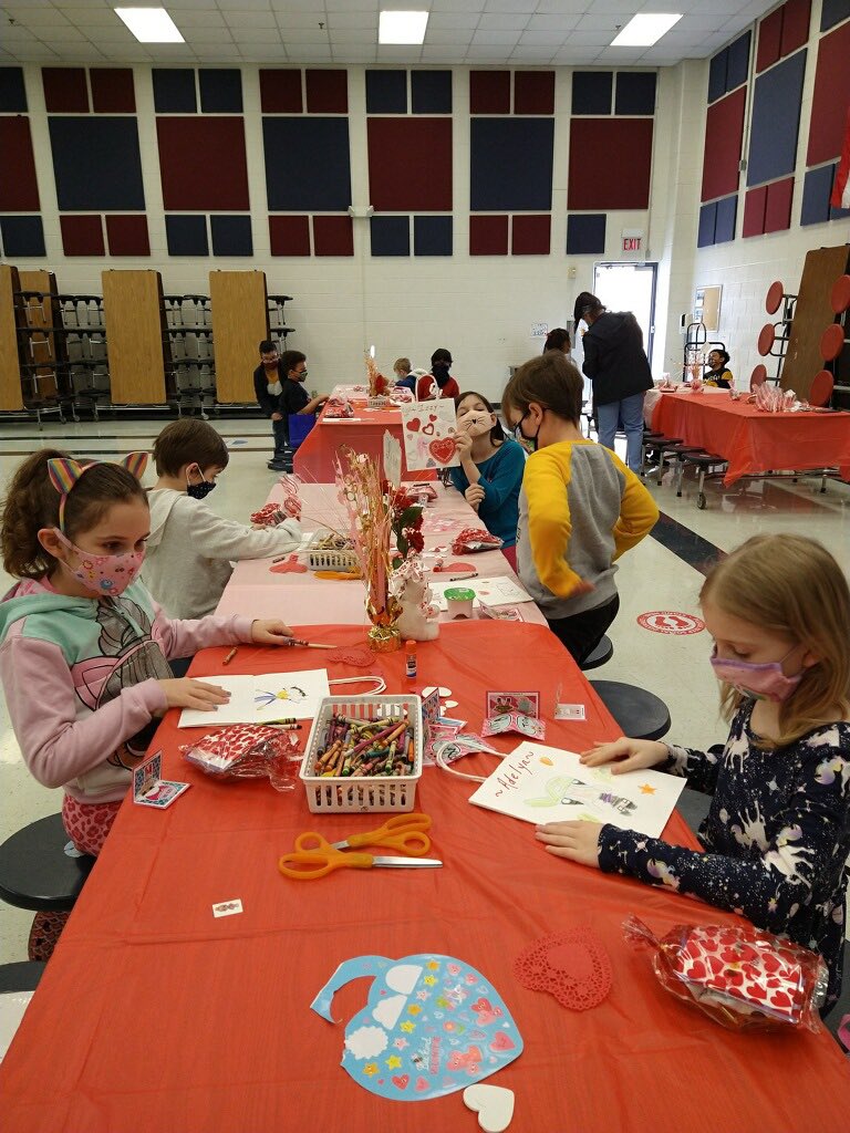 SamHouston1982's tweet image. Our 2nd grade Connected Learning Class had a belated Valentine’s Party today. They had lots of fun and it was great to see them in person.