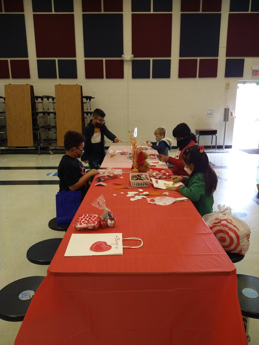 SamHouston1982's tweet image. Our 2nd grade Connected Learning Class had a belated Valentine’s Party today. They had lots of fun and it was great to see them in person.