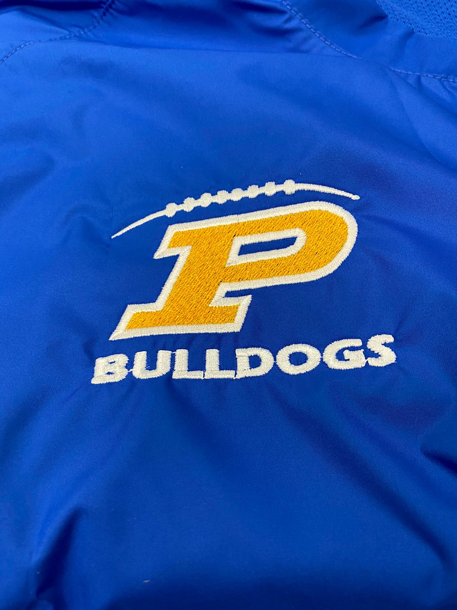 Coach_JWheeler's tweet photo. S/O to Coach Gaster and Mrs. Sherri with the hookup today! #LookGoodCoachGood #TeamNike #NikeID #GoDawgs🦴 https://t.co/lcHEW8LMM1