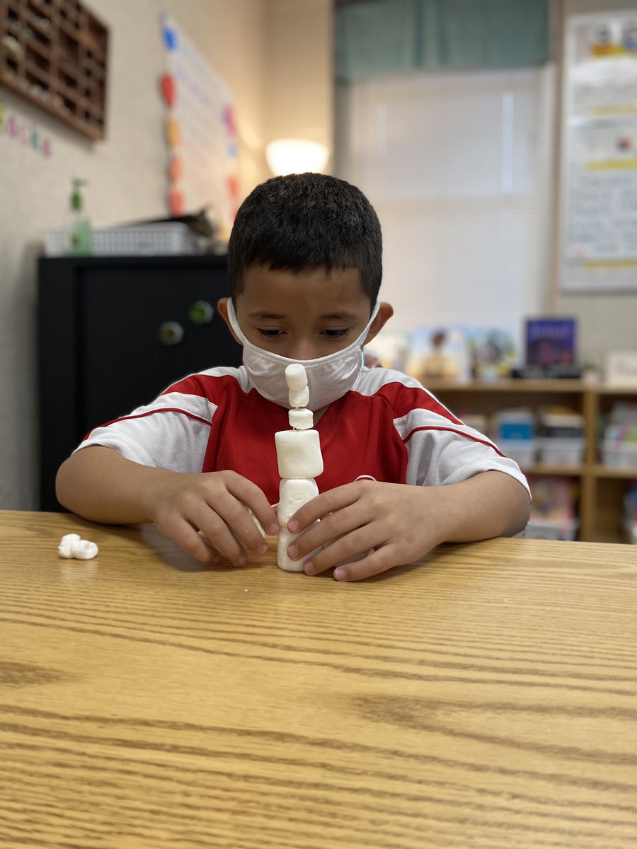 We had a STEM Challenge today in 1st grade!! These leaders showed such grit to make their structure the highest using only 5 toothpicks, 5 large marshmallows and 5 small marshmallows! #growthmindset #stem