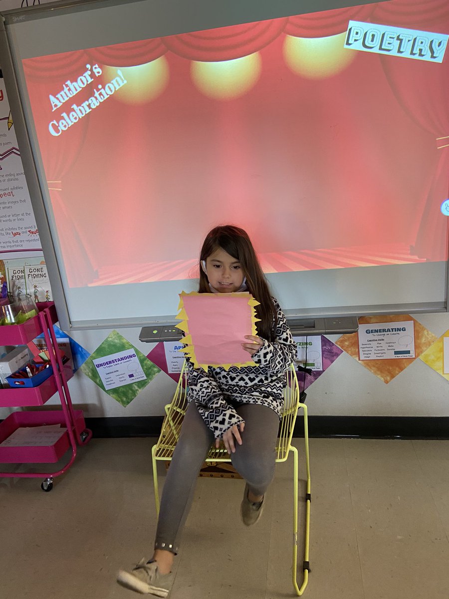 Miranda_Mattern's tweet photo. I had so much fun listening to these amazing poets share their poems. ❤️ 📝 @bearbranchelem https://t.co/a5BMBohM0R