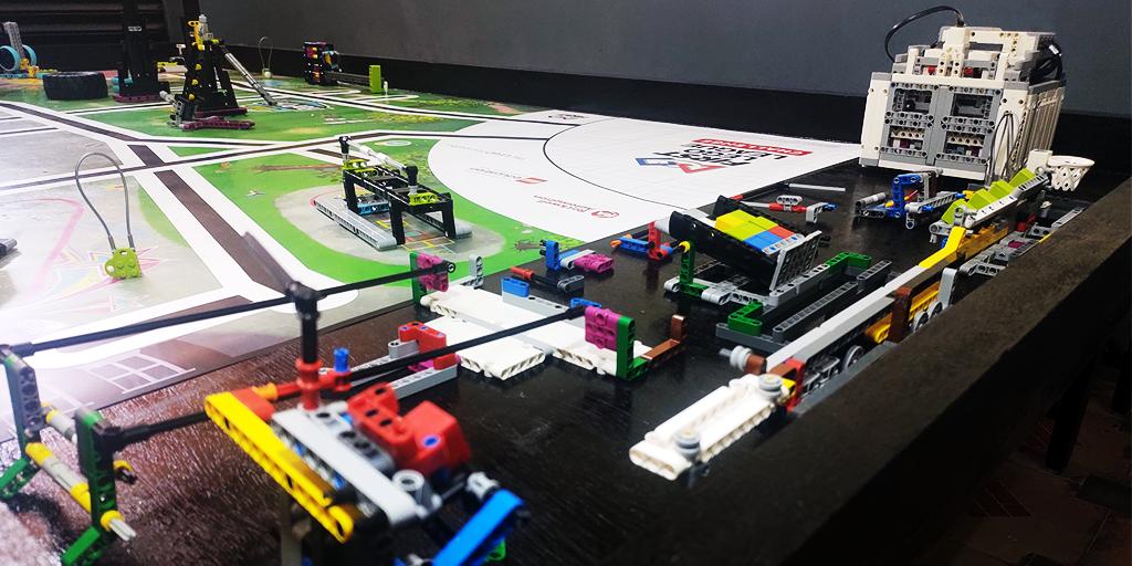 EliteStudio11's tweet photo. Elite Crew gearing up for 
@firstlegoleague 
#firstlegoleague #RePlay 
#lego #india https://t.co/Myw0P643wi