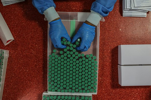 WHOatEU's tweet photo. Thanks to @EU_Commission, EU Member States &amp; @EIB through #TeamEurope and all donors for their generous support to #COVAX to help more countries in Africa receive 1st COVID-19 vaccines

🌎#VaccinEquity  = Solidarity in action https://t.co/hhm109nEcw